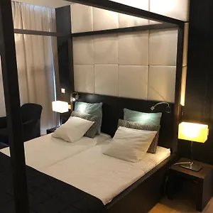 Hotel The 5